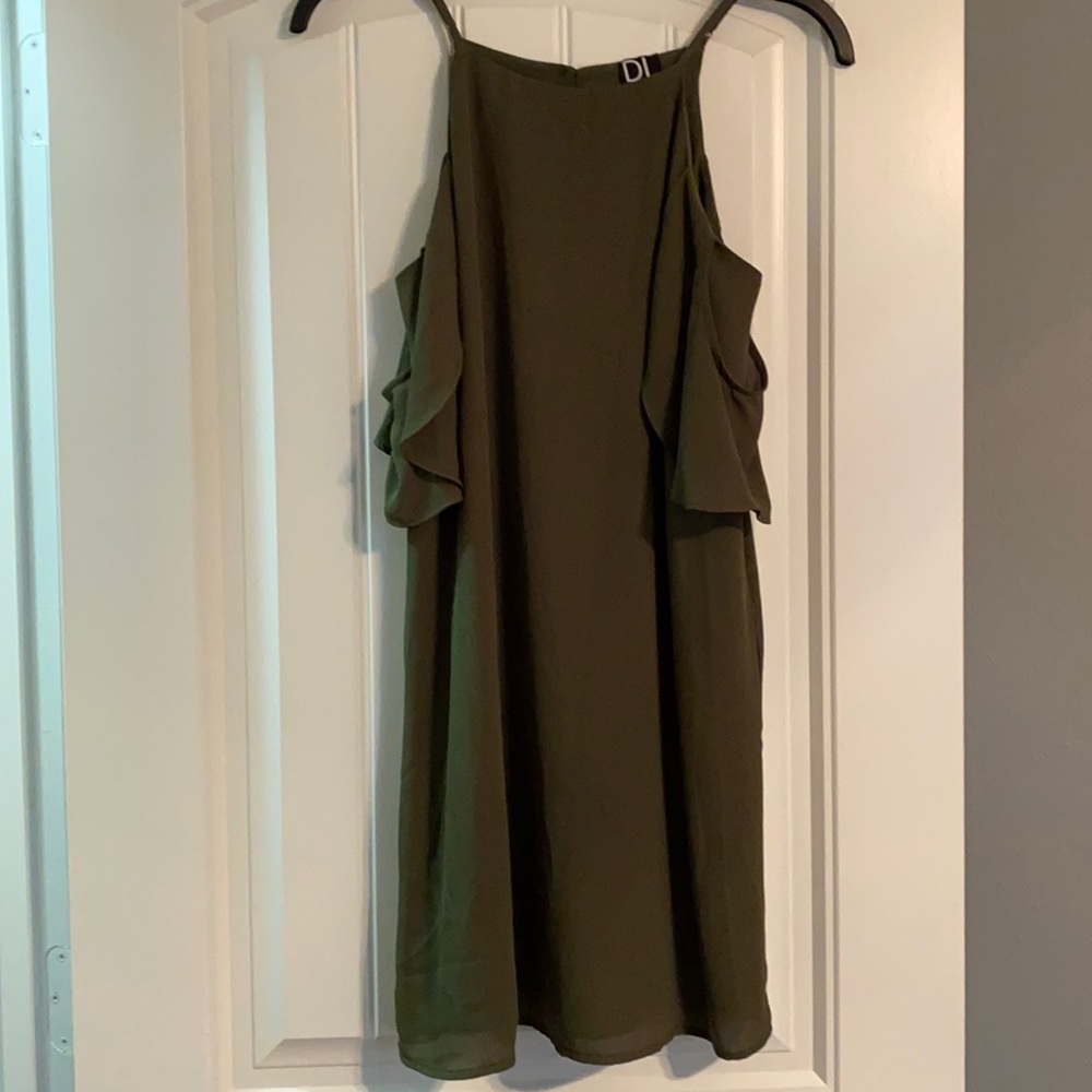 S Daily Look dark green dress